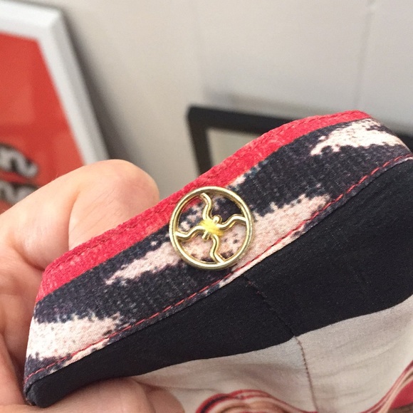 VIX - Picture 4 of 7